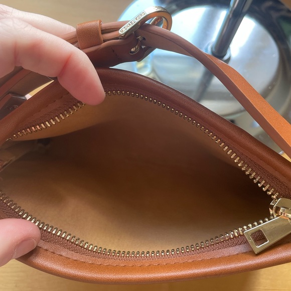 Michael Kors Belt-bag NWOT - Picture 7 of 15